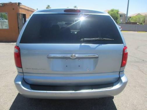Bright Silver Metallic Clearcoat 2005 Chrysler Town & Country Base