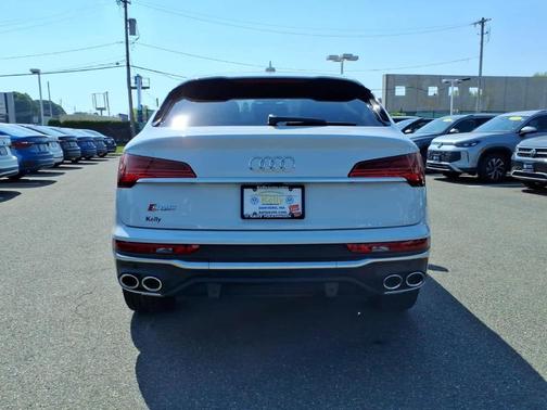 Glacier White Metallic 2022 Audi SQ5 3.0T Premium
