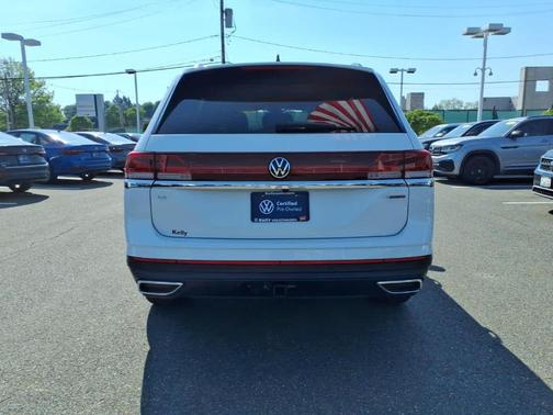 Pure White 2025 Volkswagen Atlas 2.0T SE