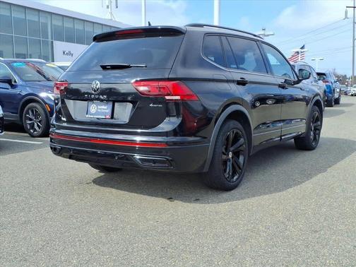 2024 Volkswagen Tiguan 2.0T SE R-Line Black