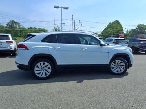 2022 Volkswagen Atlas Cross Sport 2.0T SE w/Technology