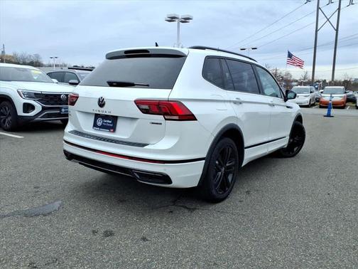 2022 Volkswagen Tiguan 2.0T SE R-Line Black