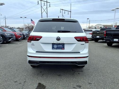 2022 Volkswagen Tiguan 2.0T SE R-Line Black