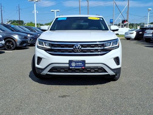 Opal White Pearl Effect 2023 Volkswagen Atlas Cross Sport 2.0T SEL