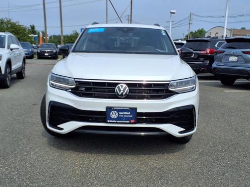 2024 Volkswagen Tiguan 2.0T SE R-Line Black