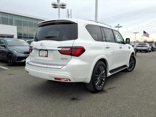 2024 INFINITI QX80 SENSORY