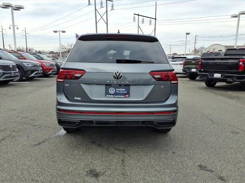 2022 Volkswagen Tiguan 2.0T SE R-Line Black