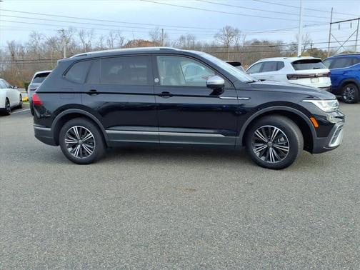 2024 Volkswagen Tiguan 2.0T Wolfsburg Edition