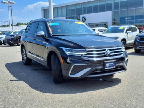 2024 Volkswagen Tiguan 2.0T Wolfsburg Edition