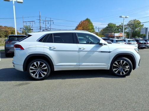 2022 Volkswagen Atlas Cross Sport 3.6L V6 SEL Premium R-Line