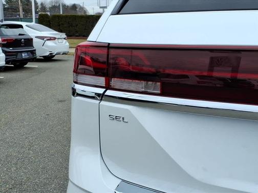 2024 Volkswagen Atlas 2.0T SEL Premium R-Line