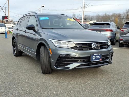 2024 Volkswagen Tiguan 2.0T SE R-Line Black