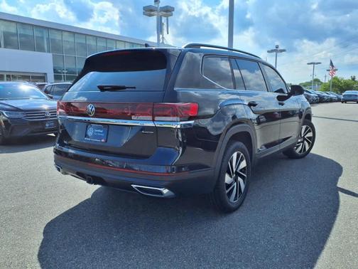 2024 Volkswagen Atlas 2.0T SE