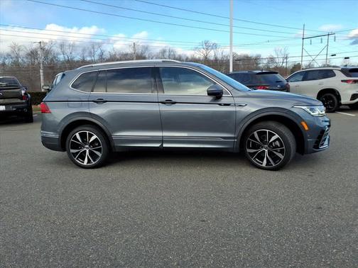 2022 Volkswagen Tiguan 2.0T SEL R-Line