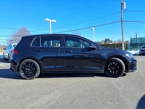 2019 Volkswagen Golf R 2.0T w/DCC & Navigation