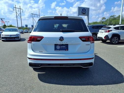 2024 Volkswagen Tiguan 2.0T SE R-Line Black