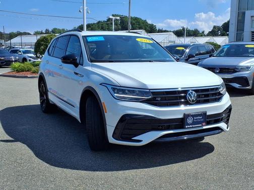2024 Volkswagen Tiguan 2.0T SE R-Line Black
