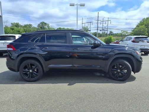 2023 Volkswagen Atlas Cross Sport 2.0T SEL R-Line Black