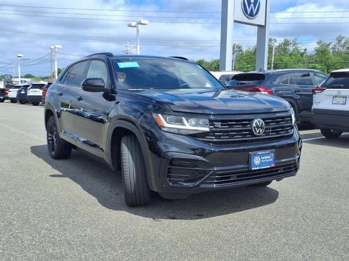 2023 Volkswagen Atlas Cross Sport 2.0T SEL R-Line Black