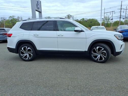 Pure White 2021 Volkswagen Atlas 3.6 V6 SEL Premium
