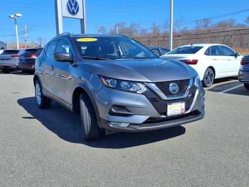 2022 Nissan Rogue Sport SV