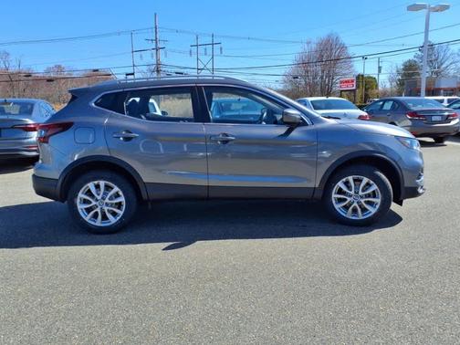 2022 Nissan Rogue Sport SV
