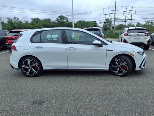 2024 Volkswagen Golf GTI 2.0T SE