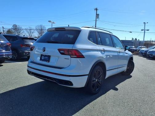 2022 Volkswagen Tiguan 2.0T SE R-Line Black