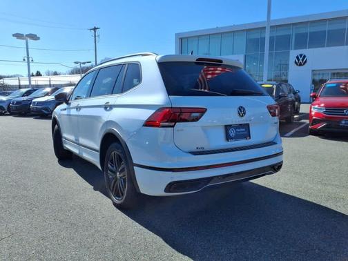 2022 Volkswagen Tiguan 2.0T SE R-Line Black
