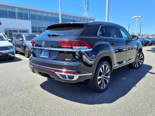 2022 Volkswagen Atlas Cross Sport 3.6L V6 SEL Premium R-Line