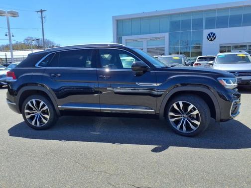 2022 Volkswagen Atlas Cross Sport 3.6L V6 SEL Premium R-Line