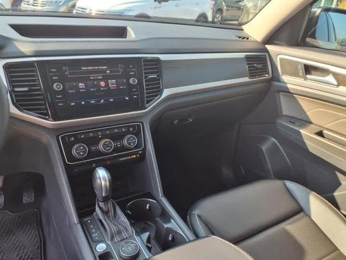 2022 Volkswagen Atlas 3.6L SE w/Technology
