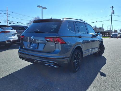2021 Volkswagen Tiguan 2.0T SE R-Line Black