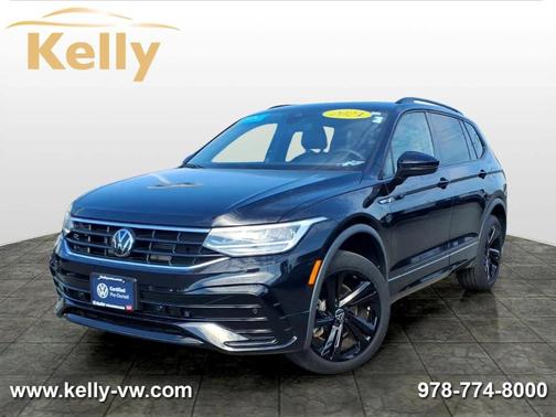 Deep Black Pearl Effect 2024 Volkswagen Tiguan 2.0T SE R-Line Black