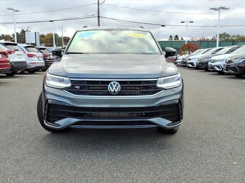 2024 Volkswagen Tiguan 2.0T SE R-Line Black