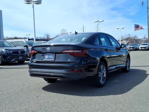 Deep Black Pearl Effect 2023 Volkswagen Jetta 1.5T SE