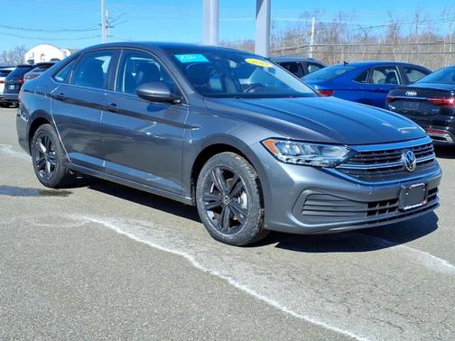 Platinum Gray Metallic 2024 Volkswagen Jetta 1.5T SE
