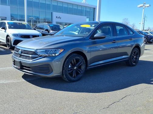 Platinum Gray Metallic 2024 Volkswagen Jetta 1.5T SE