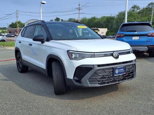 2025 Volkswagen Taos 1.5T SE Black