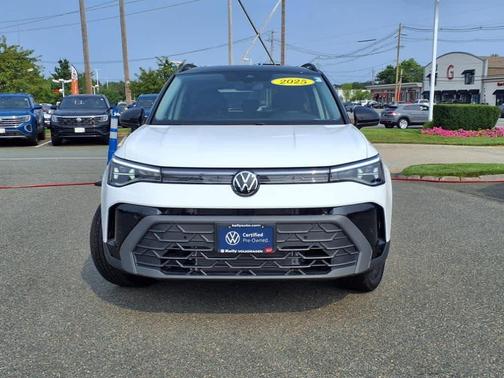 2025 Volkswagen Taos 1.5T SE Black