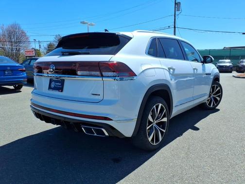 Opal White Pearl Effect 2024 Volkswagen Atlas Cross Sport 2.0T SEL Premium R-Line