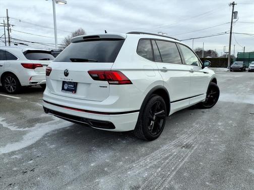 2023 Volkswagen Tiguan 2.0T SE R-Line Black