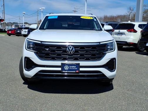 Opal White Pearl Effect 2024 Volkswagen Atlas Cross Sport 2.0T SEL R-Line