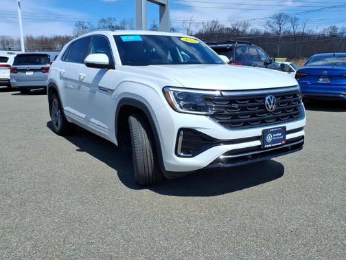 Opal White Pearl Effect 2024 Volkswagen Atlas Cross Sport 2.0T SEL R-Line