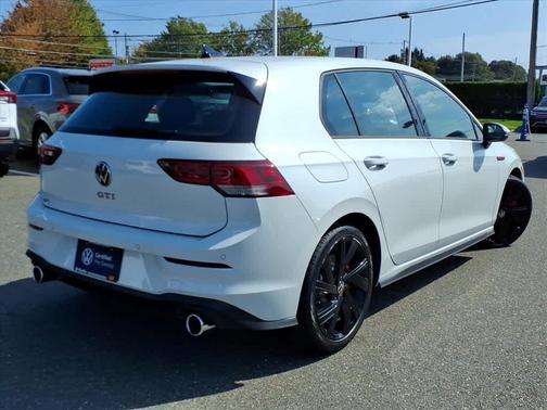 2022 Volkswagen Golf GTI 2.0T SE