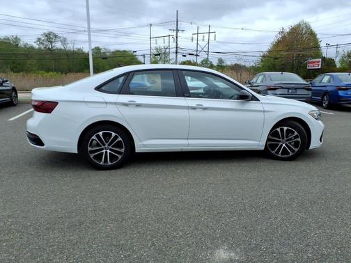 Pure White 2024 Volkswagen Jetta 1.5T Sport