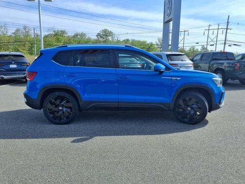 2024 Volkswagen Taos 1.5T SE