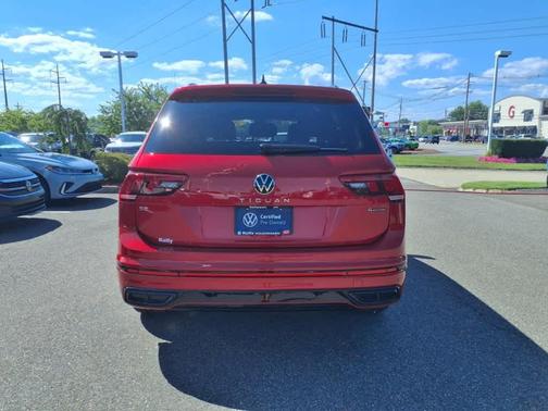 2024 Volkswagen Tiguan 2.0T SE R-Line Black