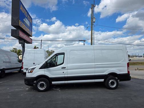 2022 Ford Transit-250 Base
