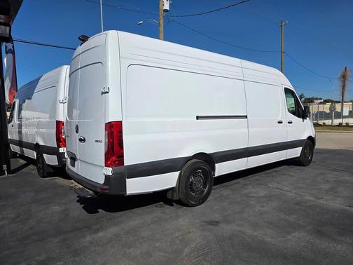 2025 Mercedes-Benz Sprinter 2500 High Roof
